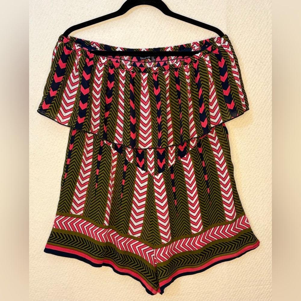 Super Flattering Sleeveless Boohoo Romper. Get ready for sunny vacations! ☀️